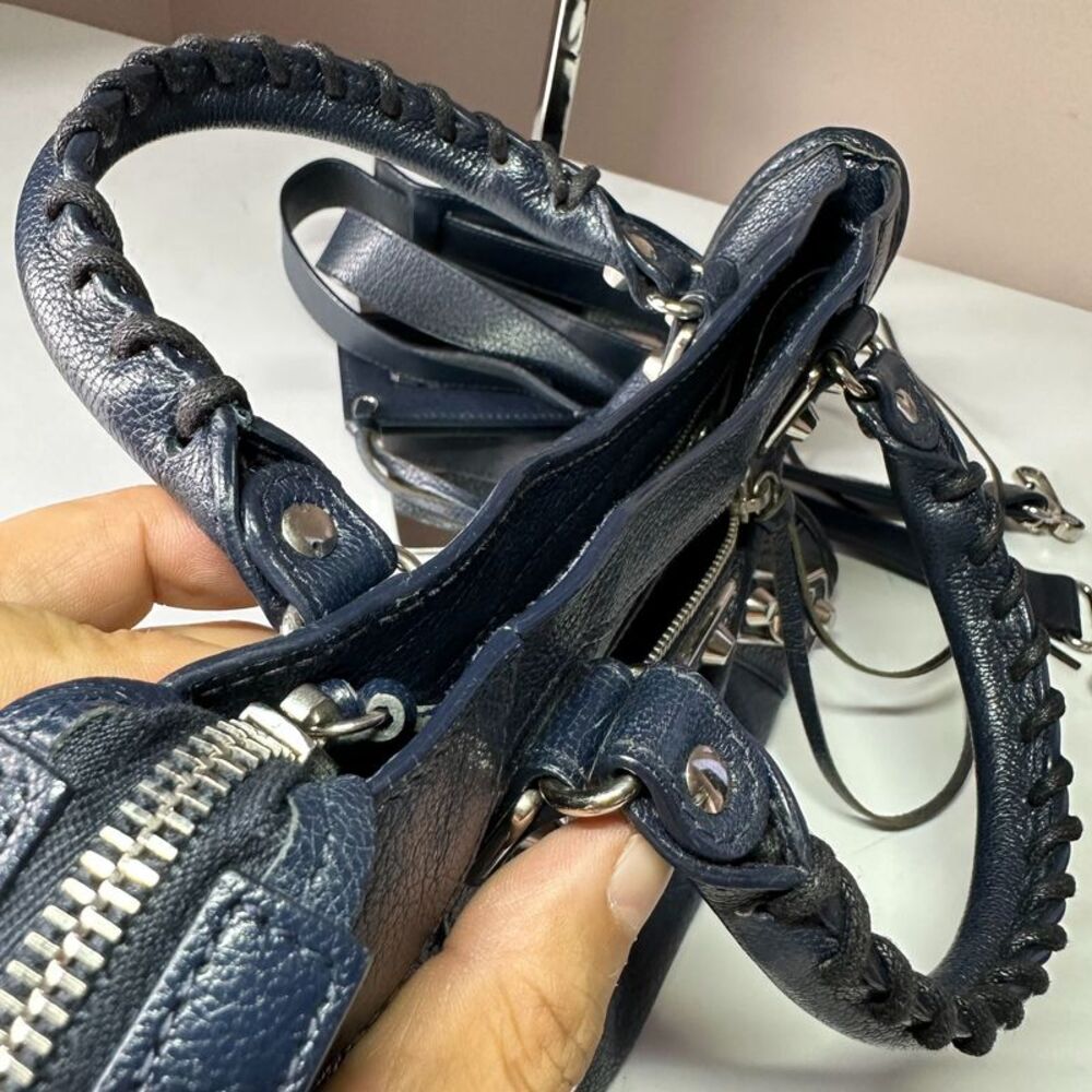 Balenciaga Women Pre-Loved Bag Very Good Condition - Picture 6 of 9